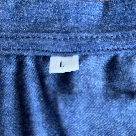 Amazon Essentials Blue Graphic Tee - Picture 4 of 5